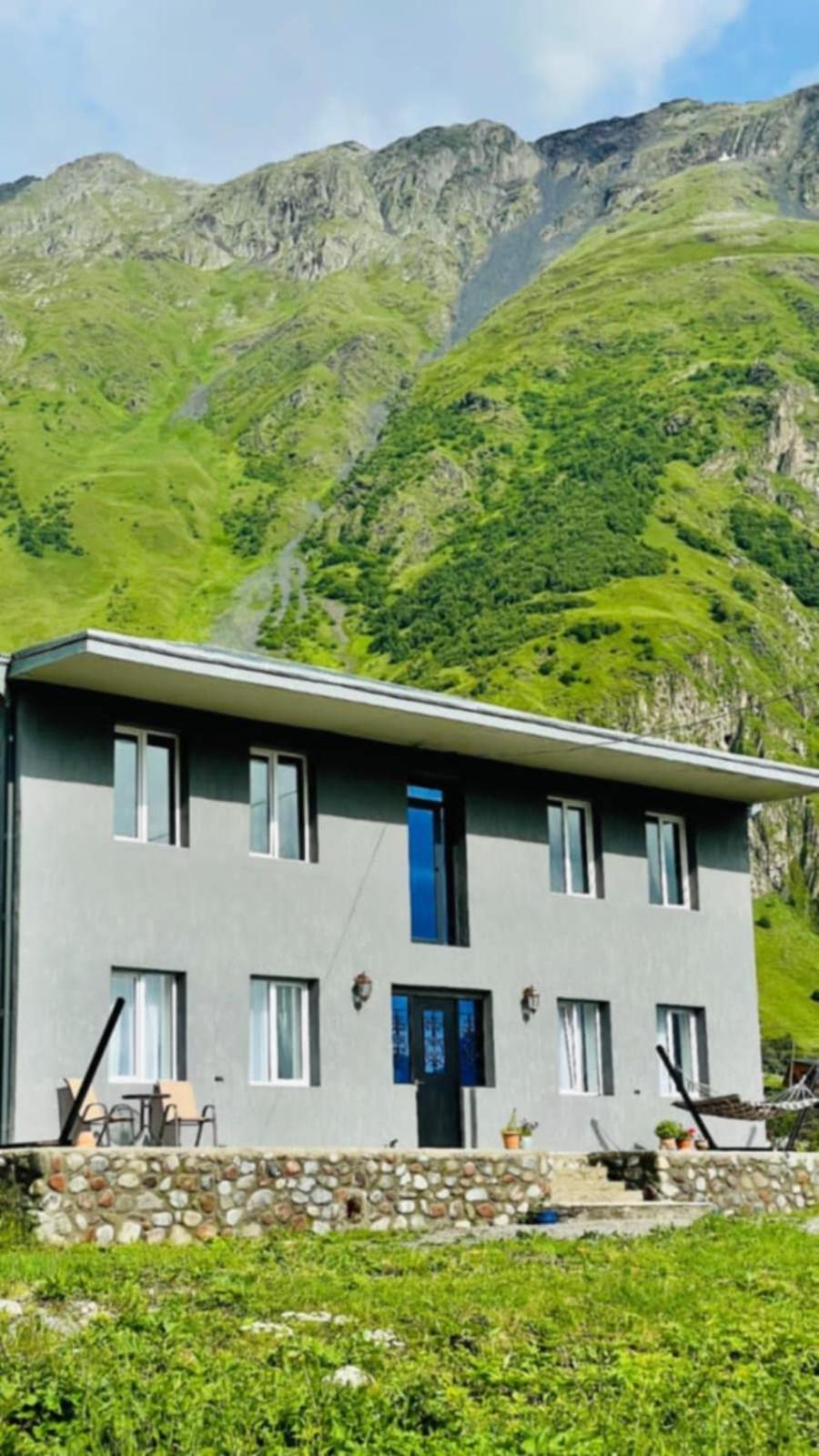 Kazbegi Palace Exteriör bild